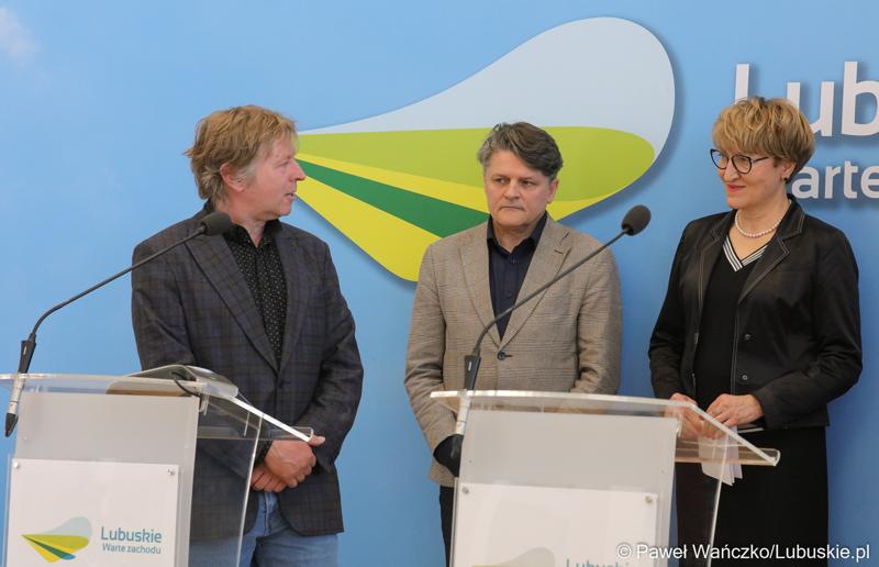 Uczestnicy konferencji prasowej na temat III Lubuskiego Festiwalu Otwartych Piwnic i Winnic 2023