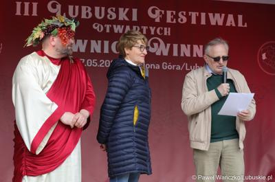  Marszałek Wojeództwa Lubuskiego Elżbieta Anna Polak na inauguracji III Lubuskiego Festiwalu Otwartych Piwnic i Winnic w Zielonej Górze