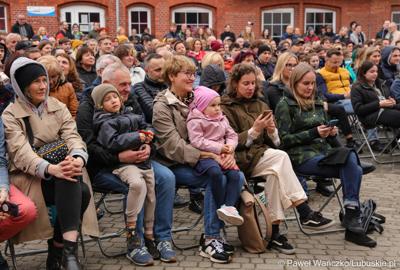 Uczestnicy pokazu kulinarnego Roberta Makłowicza