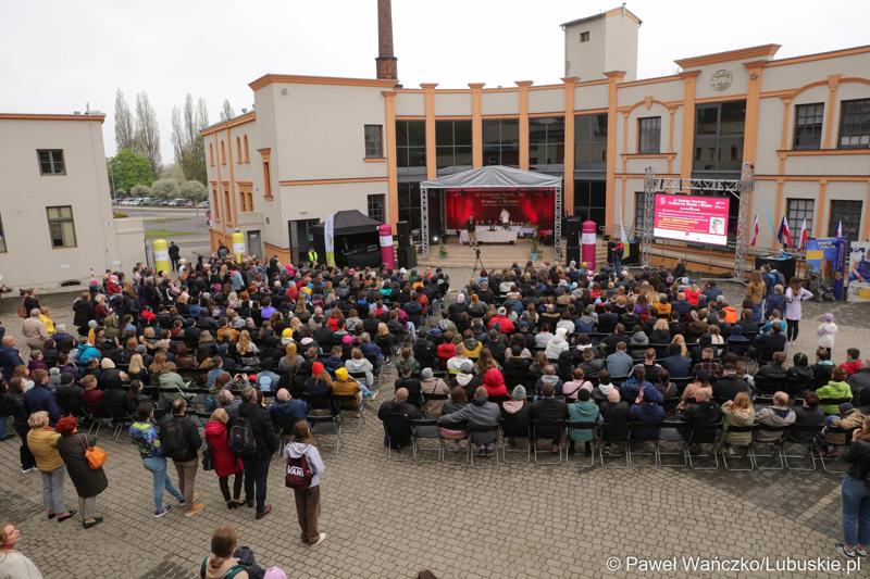 Uczestnicy pokazu kulinarnego Roberta Makłowicza