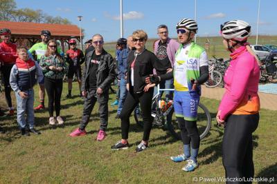 Uczestnicy Lubuskiej Majówki Rowerowej w Zaborze