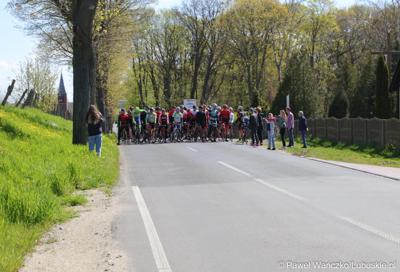 Uczestnicy Lubuskiej Majówki Rowerowej w Zaborze