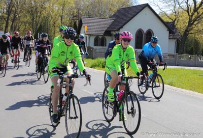 Uczestnicy Lubuskiej Majówki Rowerowej w Zaborze