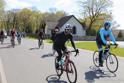 Uczestnicy Lubuskiej Majówki Rowerowej w Zaborze