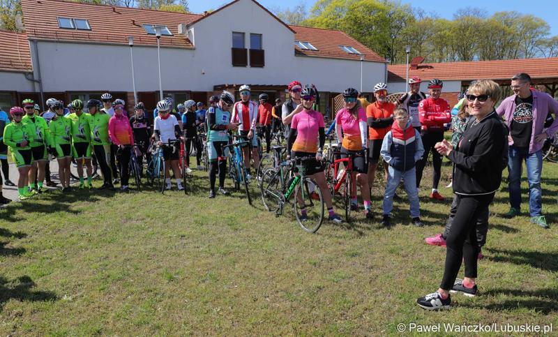 Uczestnicy Lubuskiej Majówki Rowerowej w Zaborze
