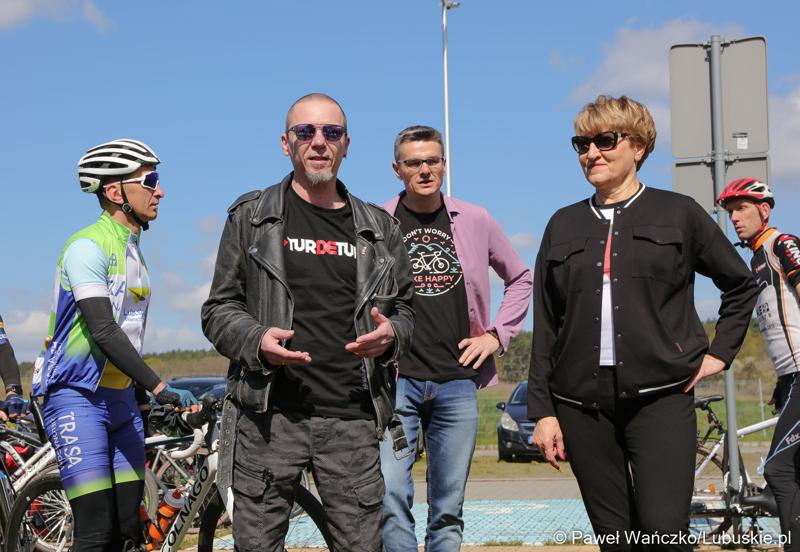 Uczestnicy Lubuskiej Majówki Rowerowej w Zaborze
