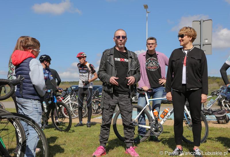 Uczestnicy Lubuskiej Majówki Rowerowej w Zaborze