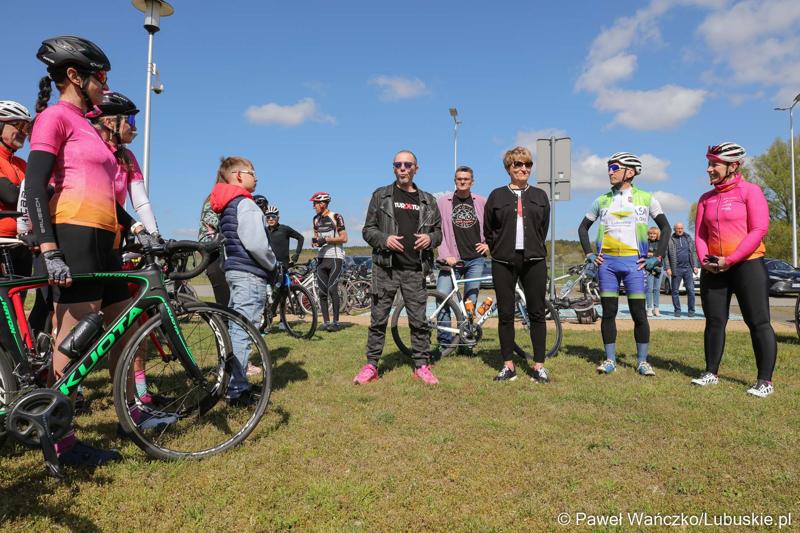 Uczestnicy Lubuskiej Majówki Rowerowej w Zaborze