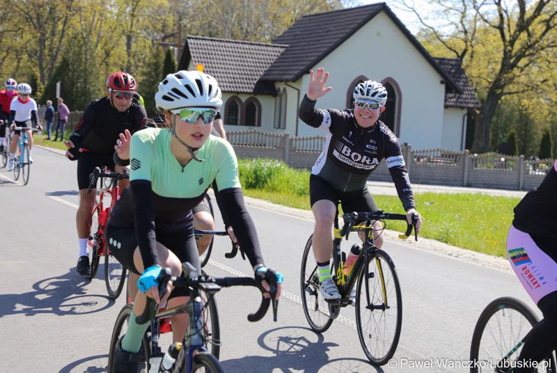 Uczestnicy Lubuskiej Majówki Rowerowej w Zaborze