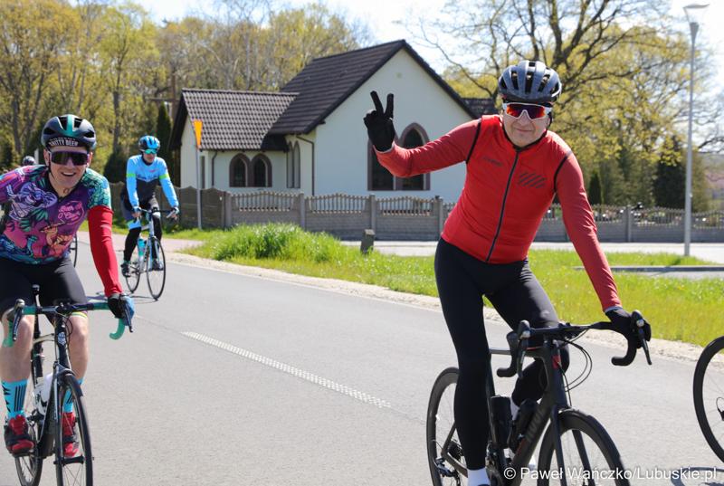Uczestnicy Lubuskiej Majówki Rowerowej w Zaborze