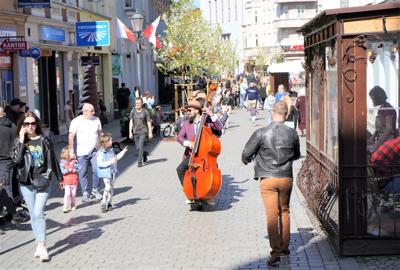 Orkiestra Na Dużym Rowerze to jedna z muzycznych gwiazd III Festiwalu Otwartych Piwnic i Winnic