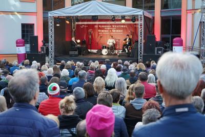 Stanisław Soyka Kwartet wystąpił w ramach III Lubuskiego Festiwalu Otwartych Piwnic i Winnic w Zielonej Górze w poniedziałek, 1 maja 2023 r. 