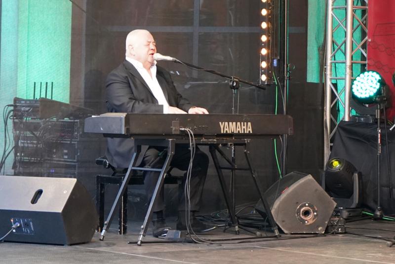 Stanisław Soyka Kwartet wystąpił w ramach III Lubuskiego Festiwalu Otwartych Piwnic i Winnic w Zielonej Górze w poniedziałek, 1 maja 2023 r.