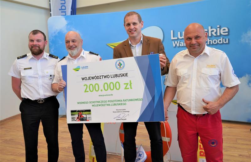 4 maja 2023 r. w Urzędzie Marszałkowskim Województwa Lubuskiego podpisano umowę z Wodnym Ochotniczym Pogotowiem Ratunkowym Województwa Lubuskiego z siedzibą w Zielonej Górze „na działanie z zakresu ratownictwa wodnego na terenie województwa lubuskiego”