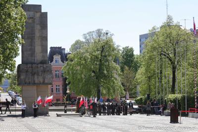 Uroczystości z okazji Narodowego Dnia Zwycięstwa na placu Bohaterów w Zielonej Górze