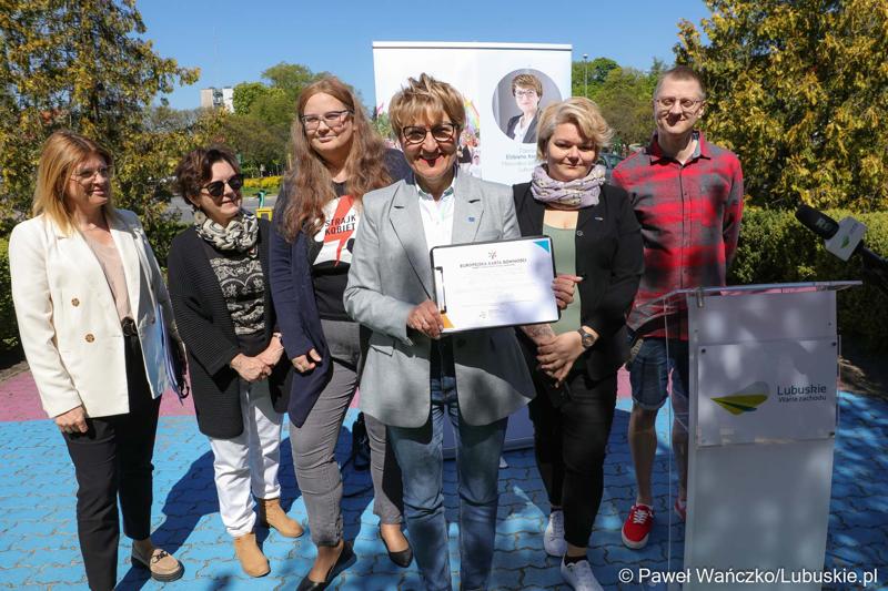 Uczestnicy konferencji prasowej dot. Lubuskiej Europejskiej Karty Równości Kobiet i Mężczyzn w Życiu Lokalnym.