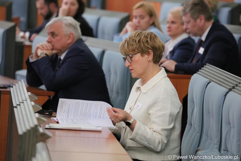 Marszałek Elżbieta Anna Polak podczas posiedzenia Komitetu ds. Współpracy Międzyregionalnej Polsko-Niemieckiej Komisji Międzyrządowej ds. Współpracy Regionalnej i Przygranicznej w w Dolnośląskim Urzędzie Wojewódzkim we Wrocławiu.