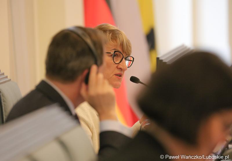 Marszałek Elżbieta Anna Polak podczas posiedzenia Komitetu ds. Współpracy Międzyregionalnej Polsko-Niemieckiej Komisji Międzyrządowej ds. Współpracy Regionalnej i Przygranicznej w w Dolnośląskim Urzędzie Wojewódzkim we Wrocławiu.