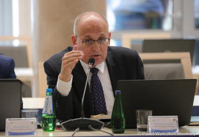 Radny wojewódzki Kazimierz Łatwiński podczas majowej Sesji Sejmiku Województwa Lubuskiego