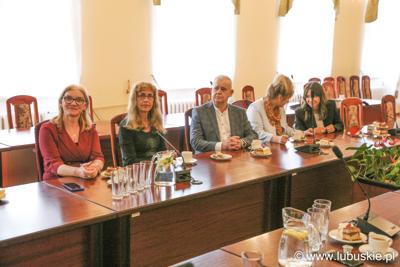 Podpisanie umów - beneficjenci