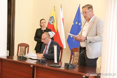 Podpisanie umów - przywitania