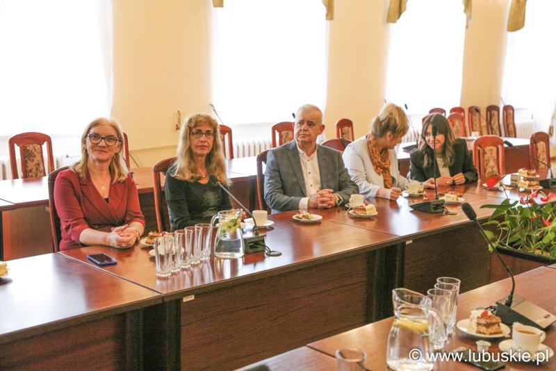 Podpisanie umów - beneficjenci