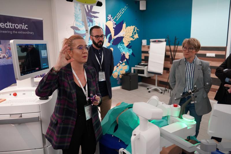 20 maja 2023 r. Collegium Medicum Uniwersytetu Zielonogórskiego i Uniwersytet Medyczny im. Karola Marcinkowskiego w Poznaniu po raz czwarty zorganizowały w Zielonej Górze Mistrzostwa Polski w Szyciu Chirurgicznym