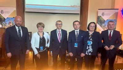 W poniedziałek 22 maja 2023 r. marszałek województwa lubuskiego Elżbieta Anna Polak wystąpiła na Seminarium Samorządowym „Polskie Metropolie” w Krakowie