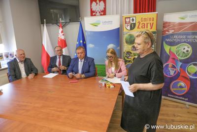 Uroczyste podpisanie umów