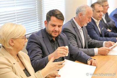 Beneficjenci przed podpisaniem umów