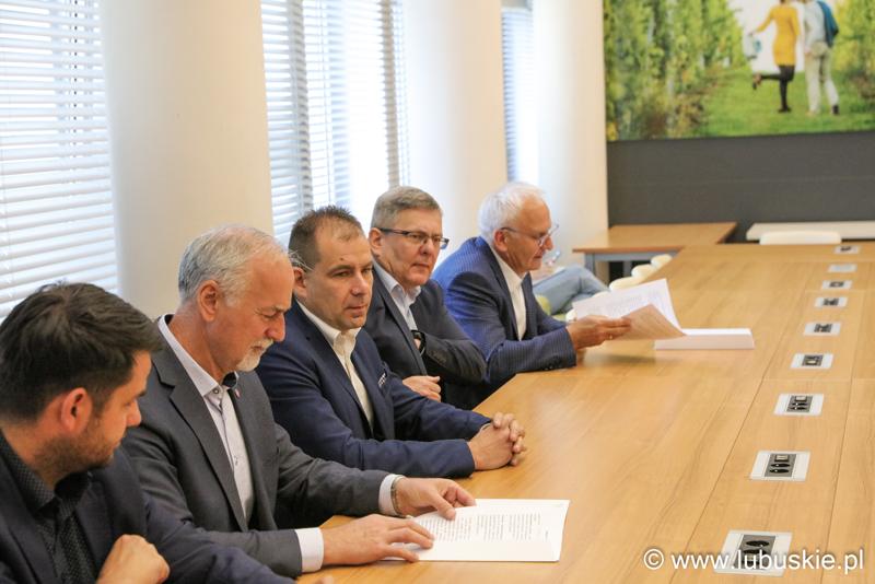 Beneficjenci przed podpisaniem umów