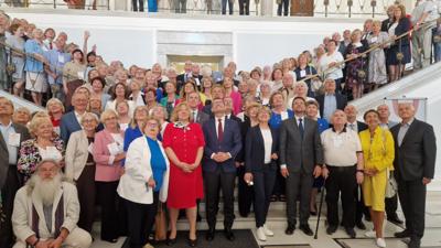 W poniedziałek 12 czerwca 2023 r. w Sali Kolumnowej Sejmu RP rozmawiano o sile, potencjale, potrzebach i problemach seniorów.