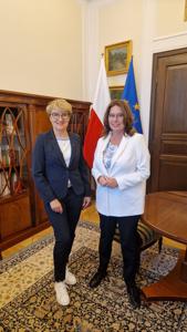 W poniedziałek 12 czerwca 2023 r. w Sali Kolumnowej Sejmu RP rozmawiano o sile, potencjale, potrzebach i problemach seniorów.