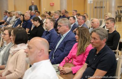 Przedstawiciele organizacji pracodawców, przedsiębiorców i instytucji okołobiznesowych ws. funduszy unijnych wzięli udział w spotkaniu dot. możliwości skorzystania z unijnych środków. 