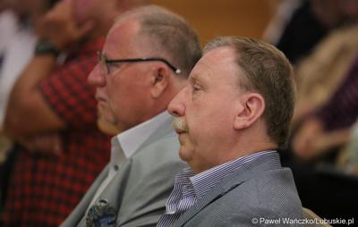 Przedstawiciele organizacji pracodawców, przedsiębiorców i instytucji okołobiznesowych ws. funduszy unijnych wzięli udział w spotkaniu dot. możliwości skorzystania z unijnych środków. 