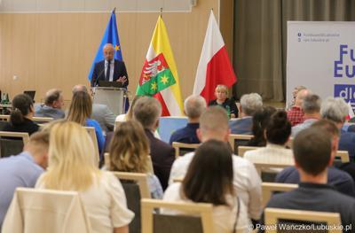 Celem spotkania w Urzędzie Marszałkowskim Województwa Lubuskiego było przekazanie potencjalnym beneficjentom bieżących informacji na temat realizacji programu Fundusze Europejskie dla Lubuskiego 2021-2027.