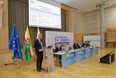 Celem spotkania w Urzędzie Marszałkowskim Województwa Lubuskiego było przekazanie potencjalnym beneficjentom bieżących informacji na temat realizacji programu Fundusze Europejskie dla Lubuskiego 2021-2027.