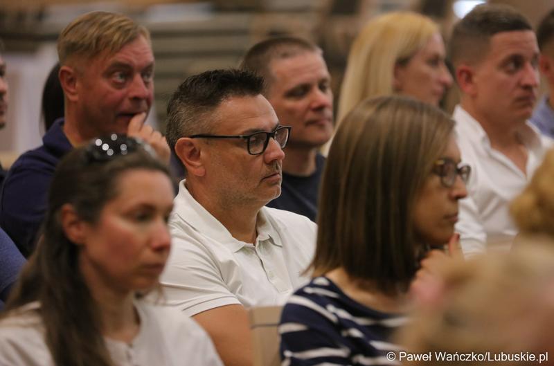 Przedstawiciele organizacji pracodawców, przedsiębiorców i instytucji okołobiznesowych ws. funduszy unijnych wzięli udział w spotkaniu dot. możliwości skorzystania z unijnych środków.