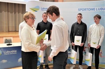 14 czerwca 2023 r. w urzędzie marszałkowskim odbyła się druga tura rozdania stypendiów sportowych Marszałka Województwa Lubuskiego