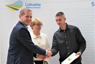 14 czerwca 2023 r. w urzędzie marszałkowskim odbyła się druga tura rozdania stypendiów sportowych Marszałka Województwa Lubuskiego