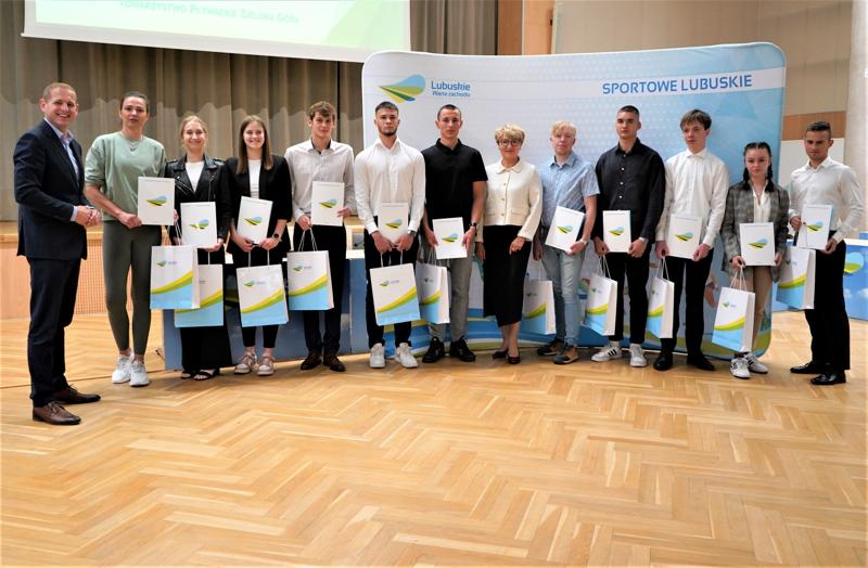 14 czerwca 2023 r. w urzędzie marszałkowskim odbyła się druga tura rozdania stypendiów sportowych Marszałka Województwa Lubuskiego