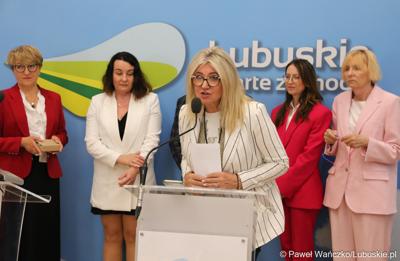 Uczestnicy konferencji prasowej dot. dofinansowania szczepień przeciwko grypie dla osób 65+ w woj. lubuskim
