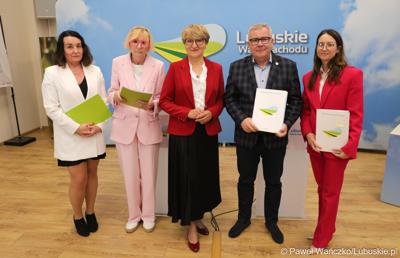 Uczestnicy konferencji prasowej dot. dofinansowania szczepień przeciwko grypie dla osób 65+ w woj. lubuskim
