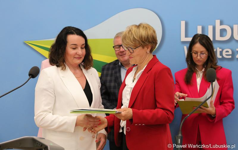 Uczestnicy konferencji prasowej dot. dofinansowania szczepień przeciwko grypie dla osób 65+ w woj. lubuskim