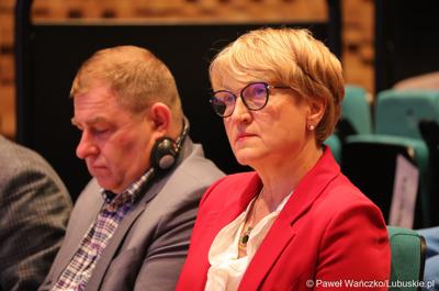 Marszałek Województwa Lubuskiego Elżbieta Anna Polak oraz radny wojewódzki Grzegorz Potęga 