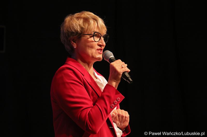 Marszałek Województwa Lubuskiego Elżbieta Anna Polak przemawia podczas 16. Polsko-Niemieckiuch Dni Mediów w Centrum Kreatywnej Kultury w Zielonej Górze
