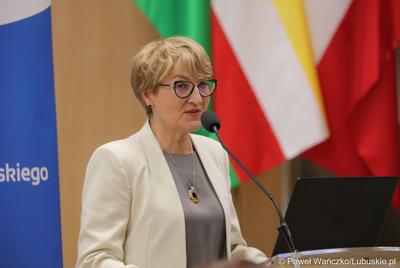 Marszałek Elżbieta Anna Polak podczas czerwcowej sesji Sejmiku Województwa Lubuskiego