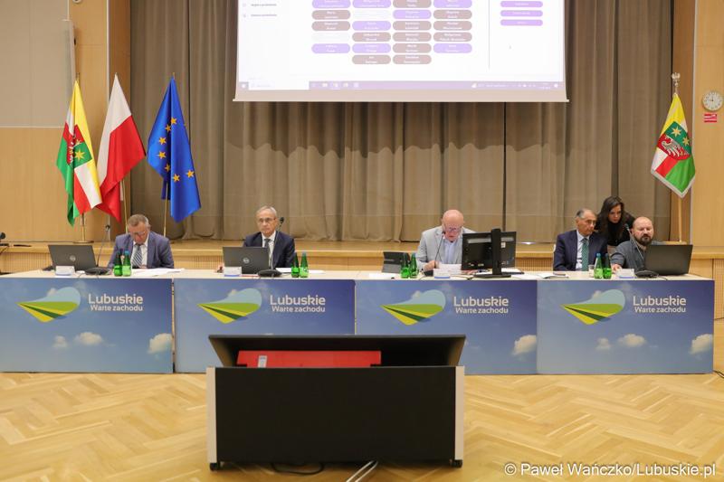 Prezydium Sejmiku Województwa Lubuskiego podczas czerwcowej sesji