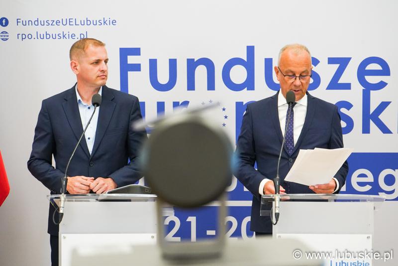 Zdjęcie z konferencji prasowej