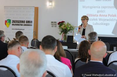 Wystąpienie marszałek Elżbiety Anny Polak podczas Konwentu Zrzeszenia Gmin Województwa Lubuskiego, które odbyło się w Jesionce (gmina Kolsko)